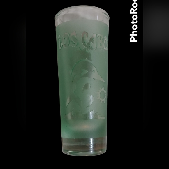 Captivating Cabo: Vibrant Green Souvenir Shot Glass from Los Cabos - Picture 1 of 4